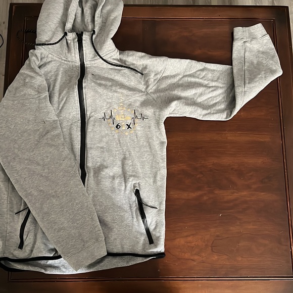 Grey Tracksuit Size L - Picture 3 of 16